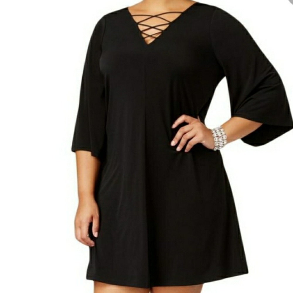 Jessica Howard Laced Neckline Dress